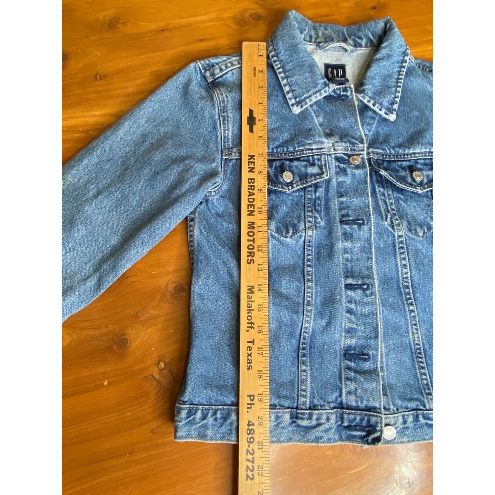 Gap Women's Blue Denim Jacket Size Medium Button Up Classic Look - Picture 8 of 10